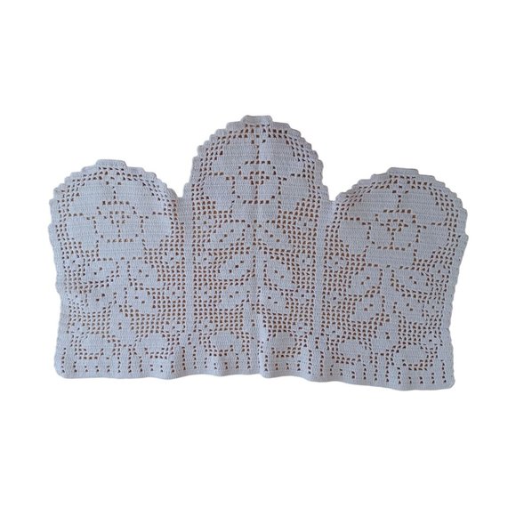 Vintage Grandma's Hand Crochet Tiered Roses18.5" x 12" Handmade White Table Top - Picture 8 of 8